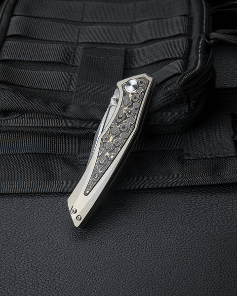 BESTECH TOGATTA BT2102G Titanium +Damascus Copper Carbon Fiber Inlay  Handle: 3.74" M390 Blade
