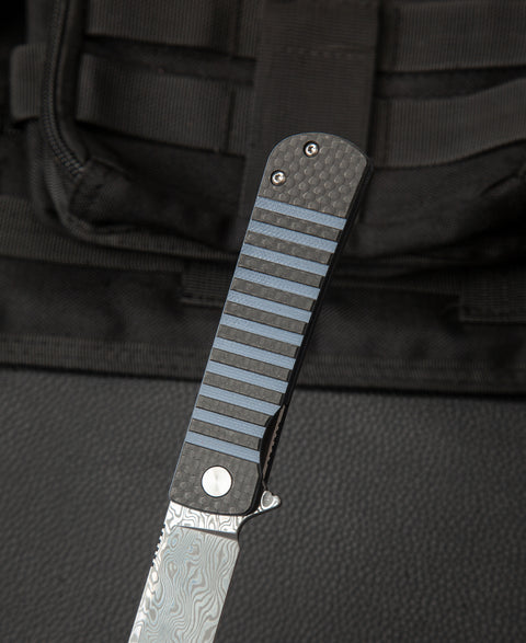 BESTECH TITAN Interlayer with Carbon Fiber and G10 Handle: 2.96" Damascus Blade BL05A