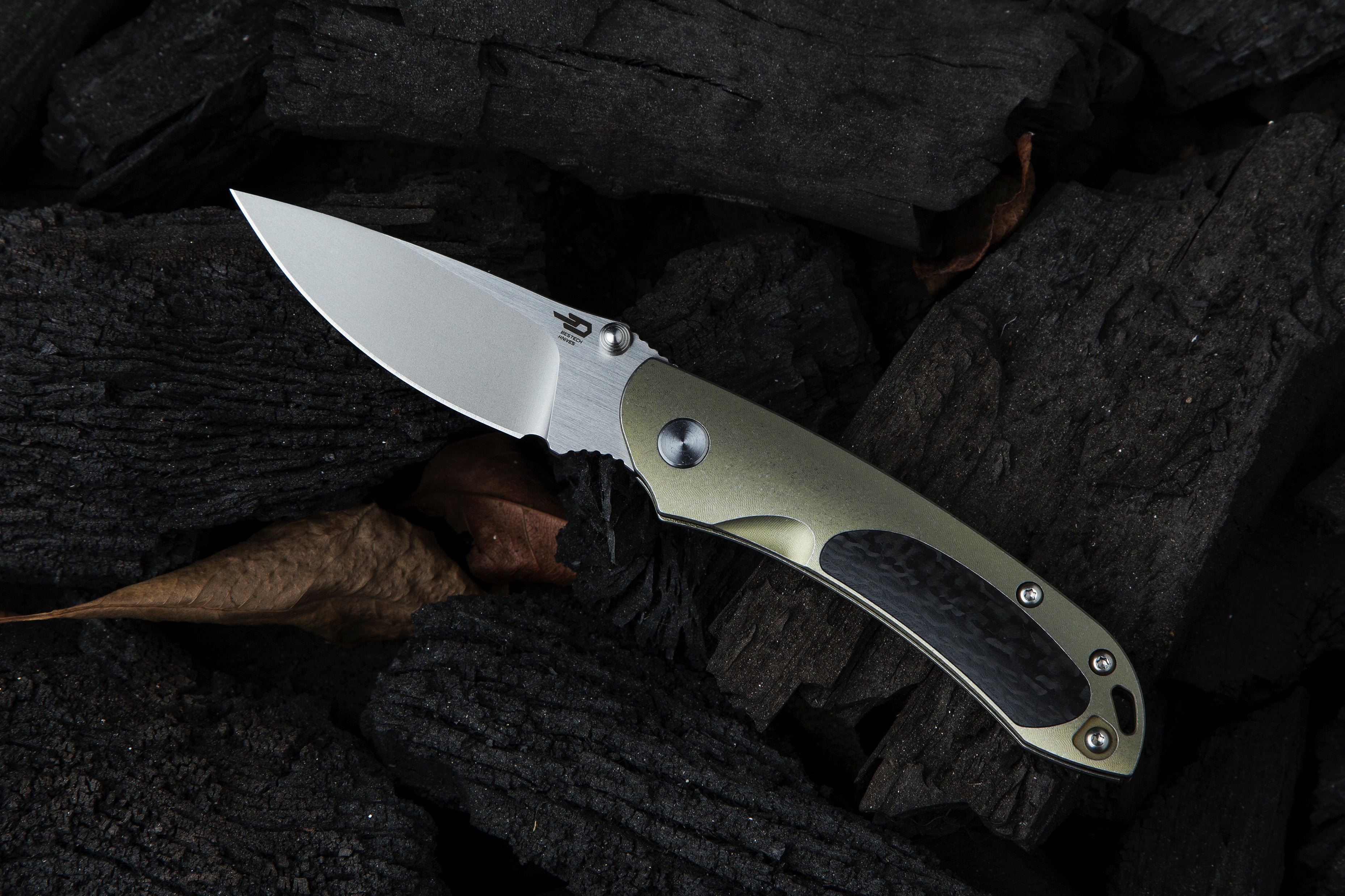 BESTECH JUNZI BT1809E Titanium+Carbon Fiber inlayed Handle: 2.76