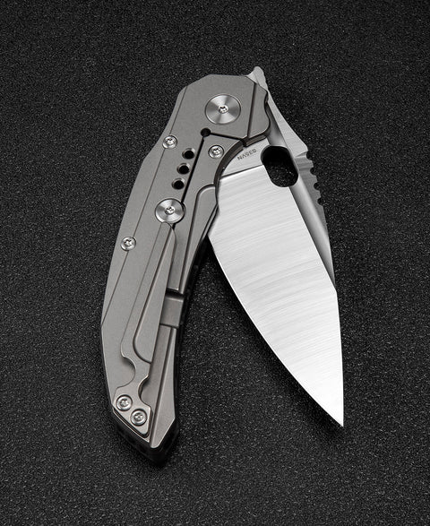 BESTECH EXPLOIT BT2005E Titanium+Carbon Fiber  Handle: 3.15" S35VN Blade